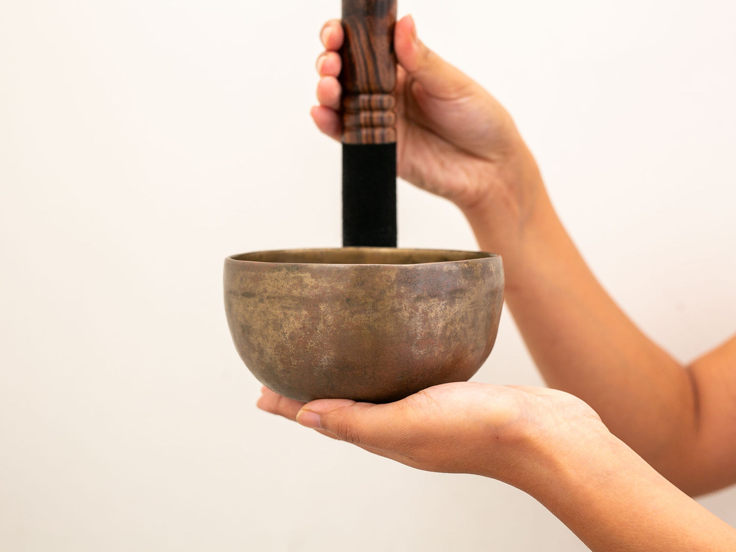 Small Tara Singing Bowl - Base Note E4 (322)