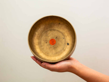 Remuna Singing Bowl - G#3 (204 Hz)