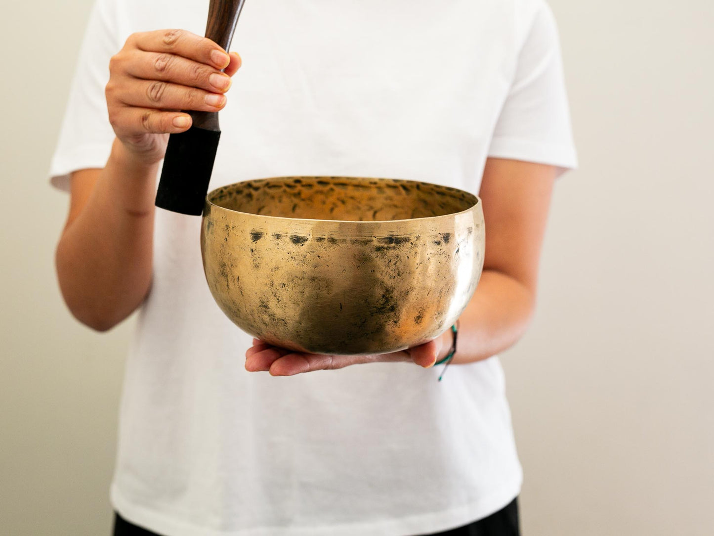 Tara Singing Bowl - Base Note C#3 (141 Hz)