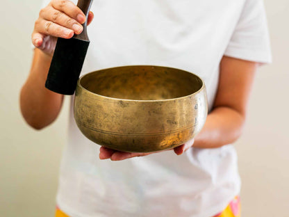 Remuna Singing Bowl - F#3 (184 Hz)