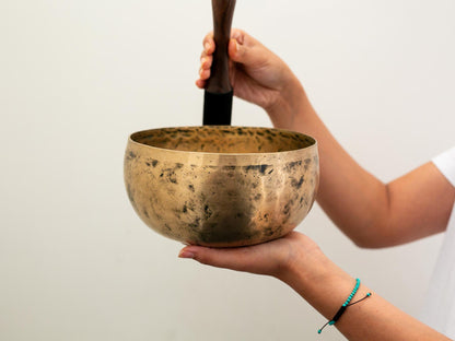 Tara Singing Bowl - Base Note C#3 (141 Hz)