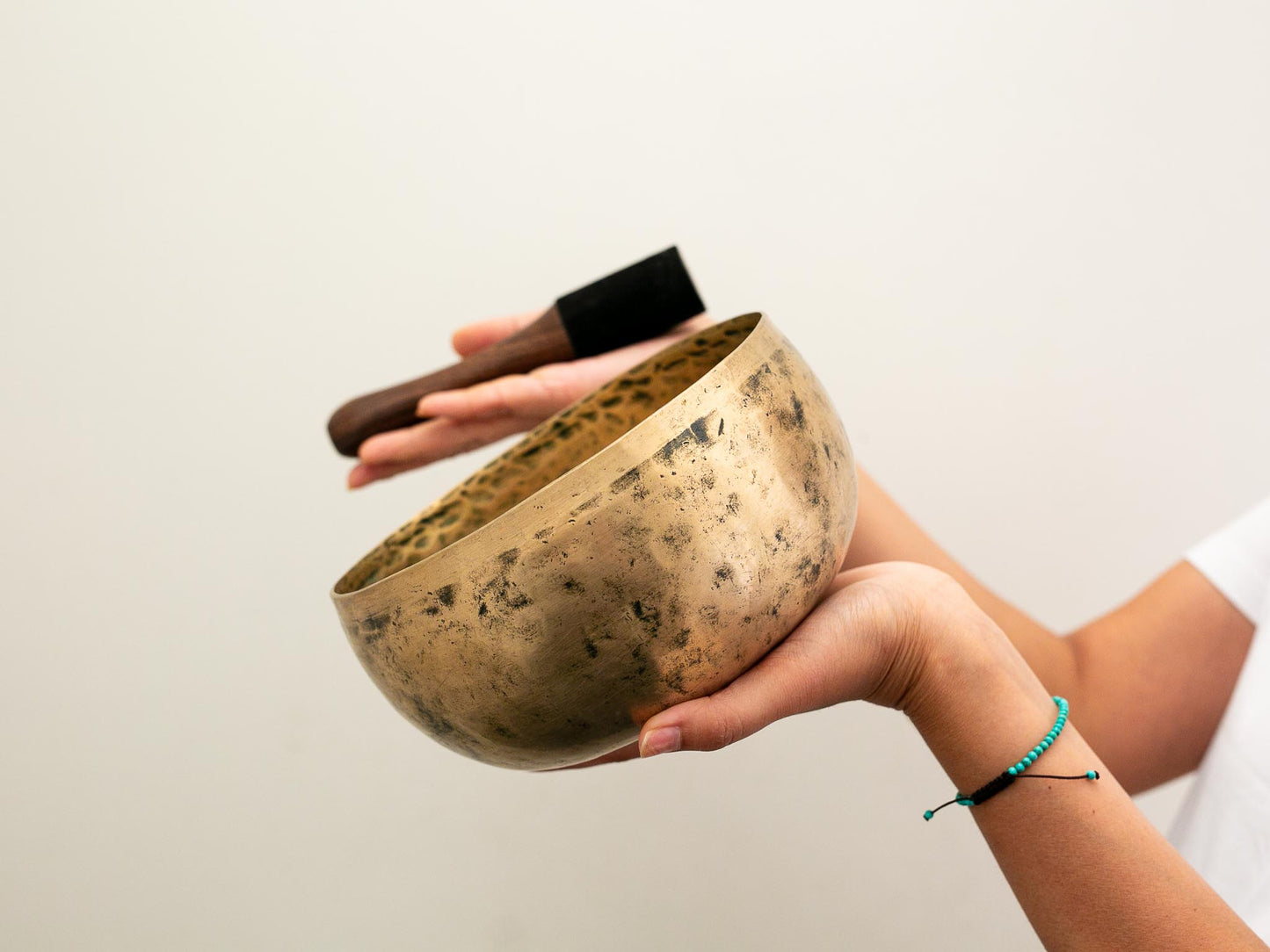 Tara Singing Bowl - Base Note C#3 (141 Hz)