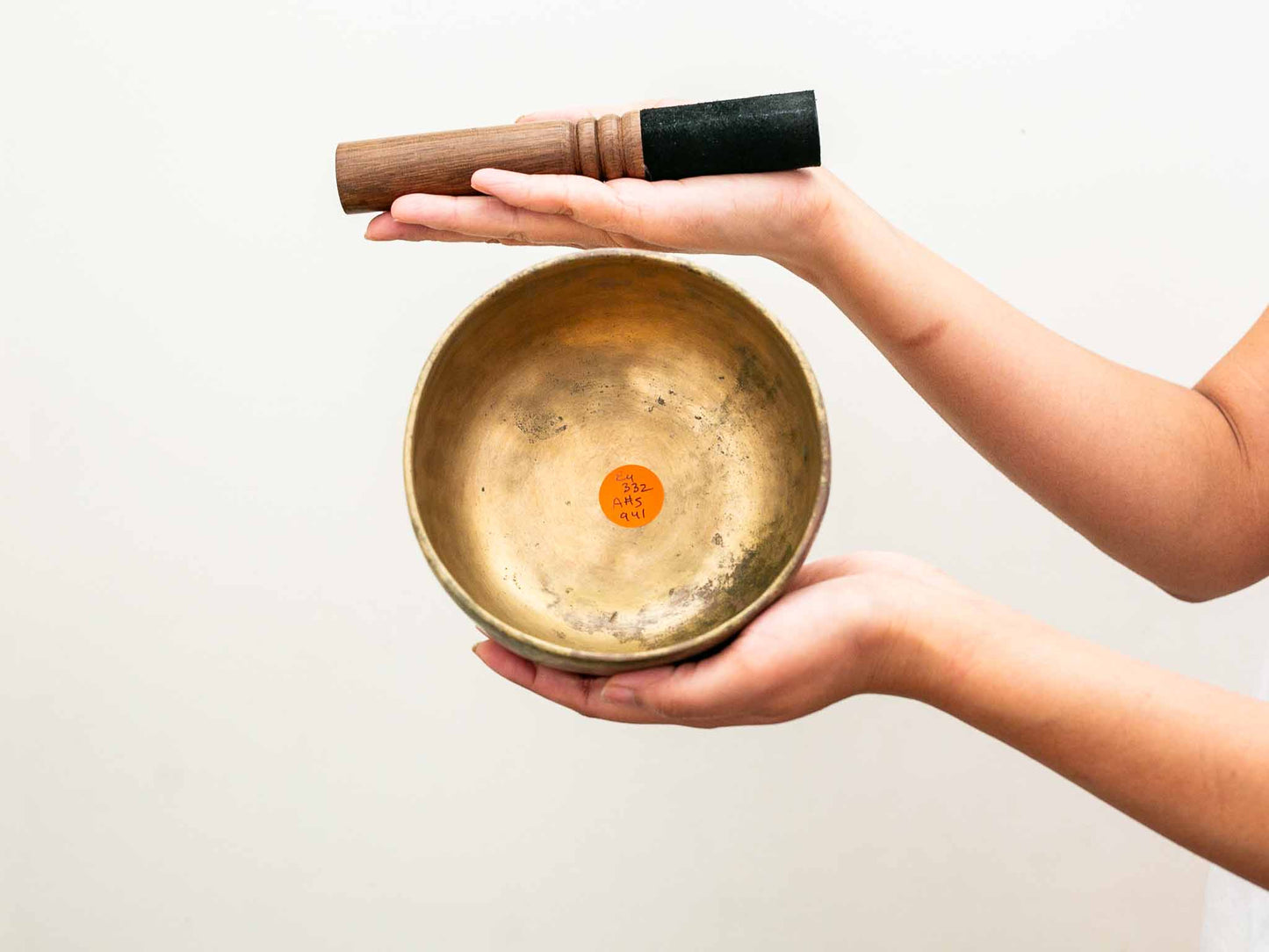 Tara Singing Bowl - Base Note E4 (332 Hz)