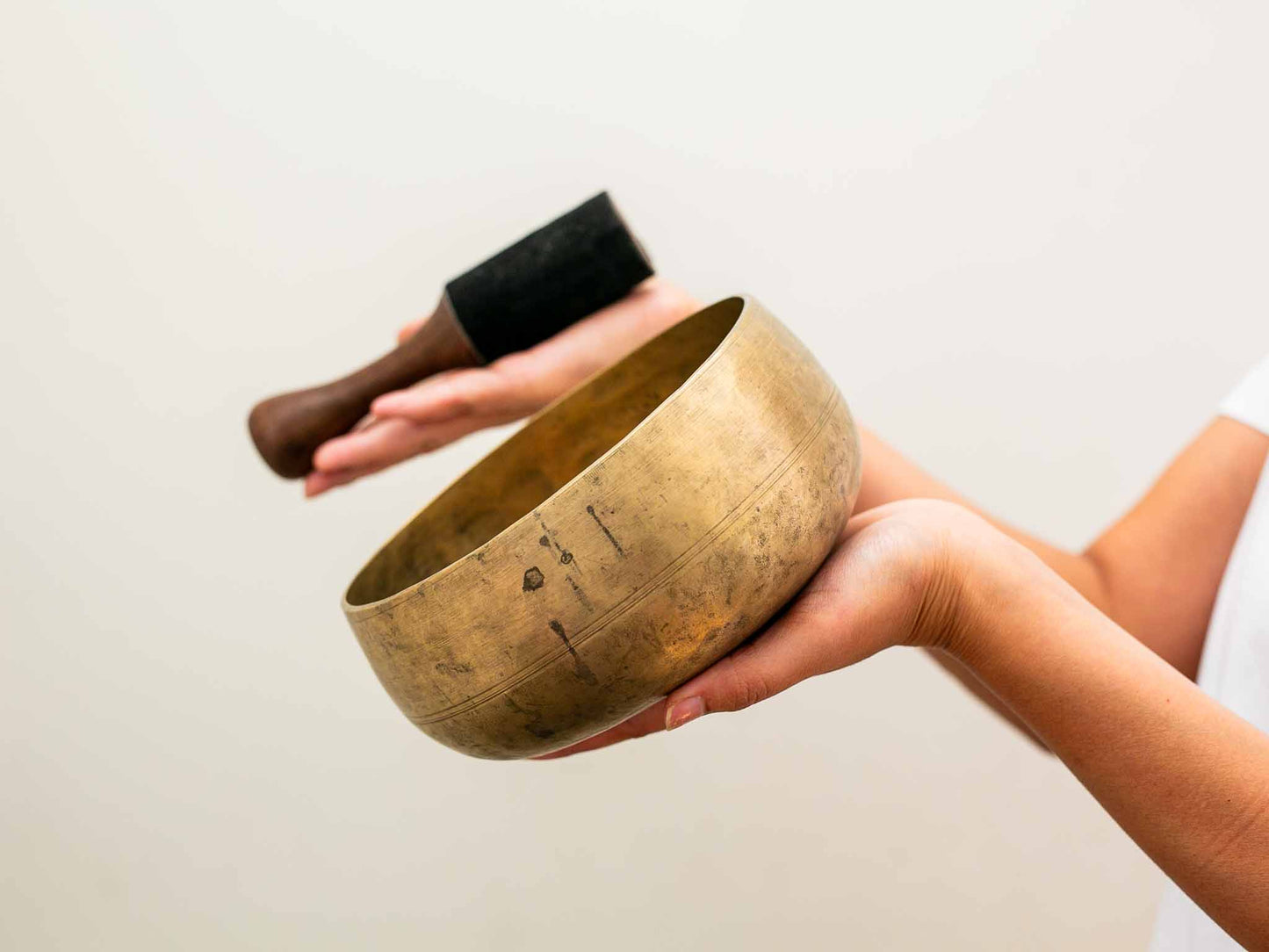 Remuna Singing Bowl - F#3 (184 Hz)