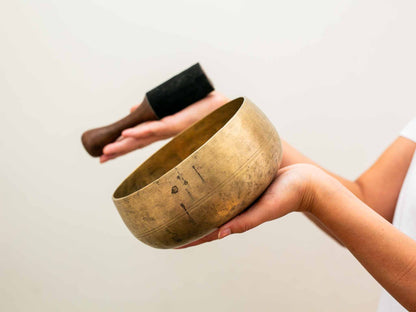 Remuna Singing Bowl - F#3 (184 Hz)