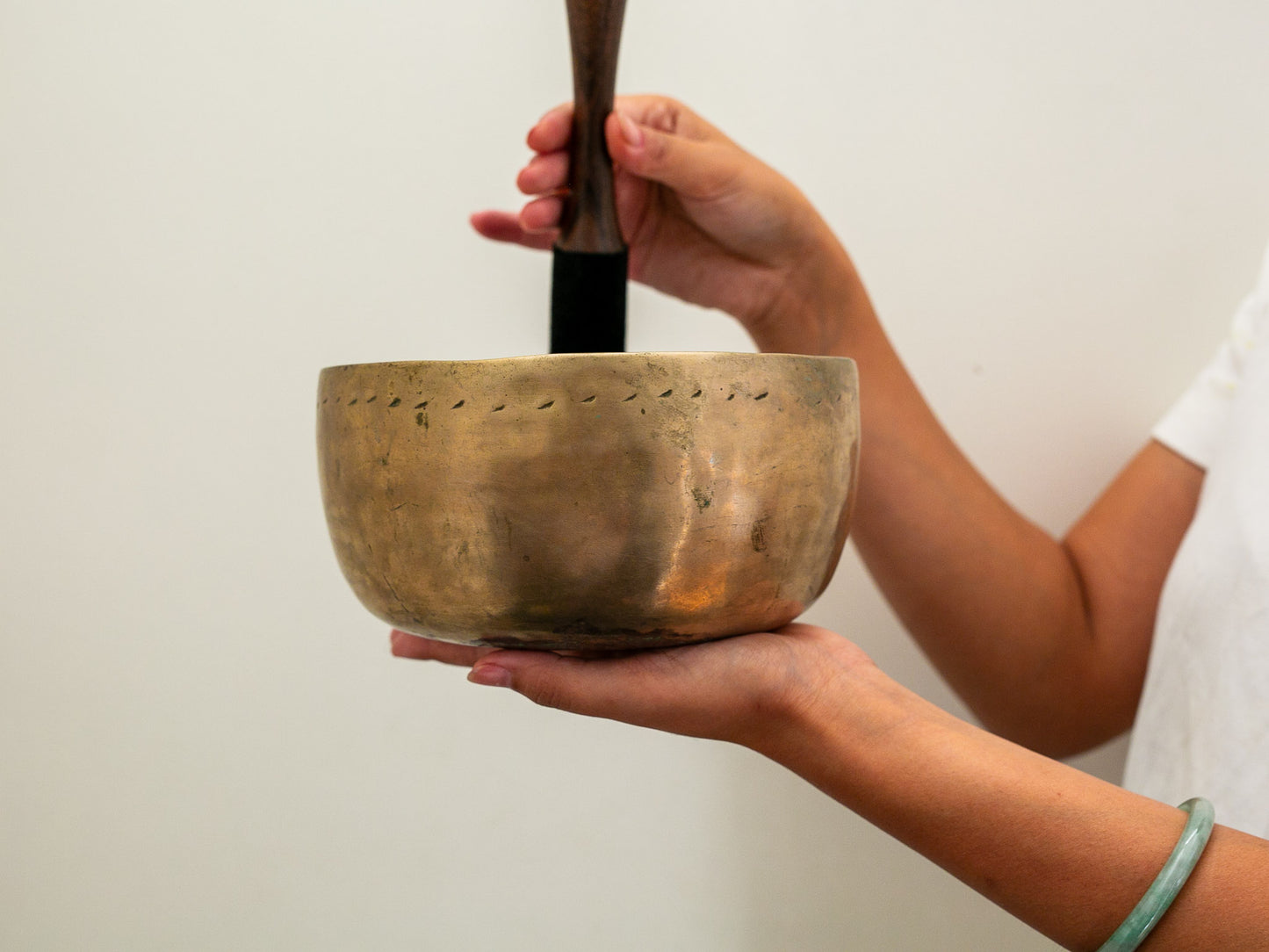 Tara Singing Bowl - Base Note F#3 (186 Hz)