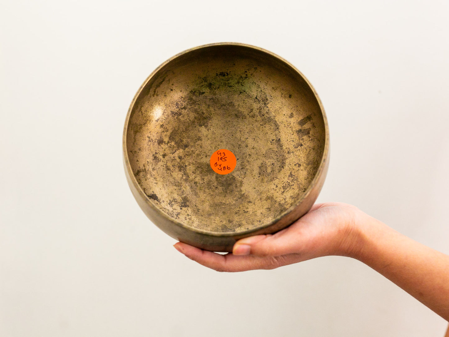 Remuna Singing Bowl - G3 (195 Hz)