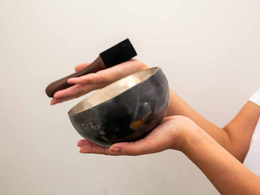 Silver Moon Singing Bowl - Base Note E4 (330)