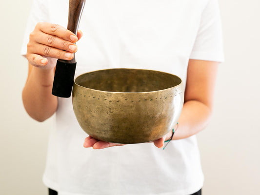 Tara Singing Bowl - Base Note F#3 (184 Hz)