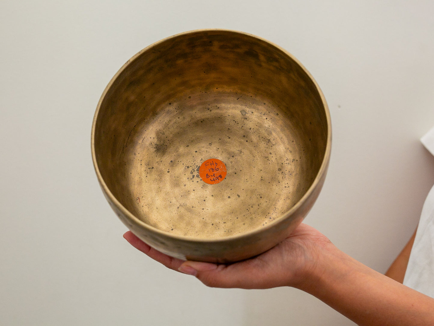 Tara Singing Bowl - Base Note F#3 (186 Hz)