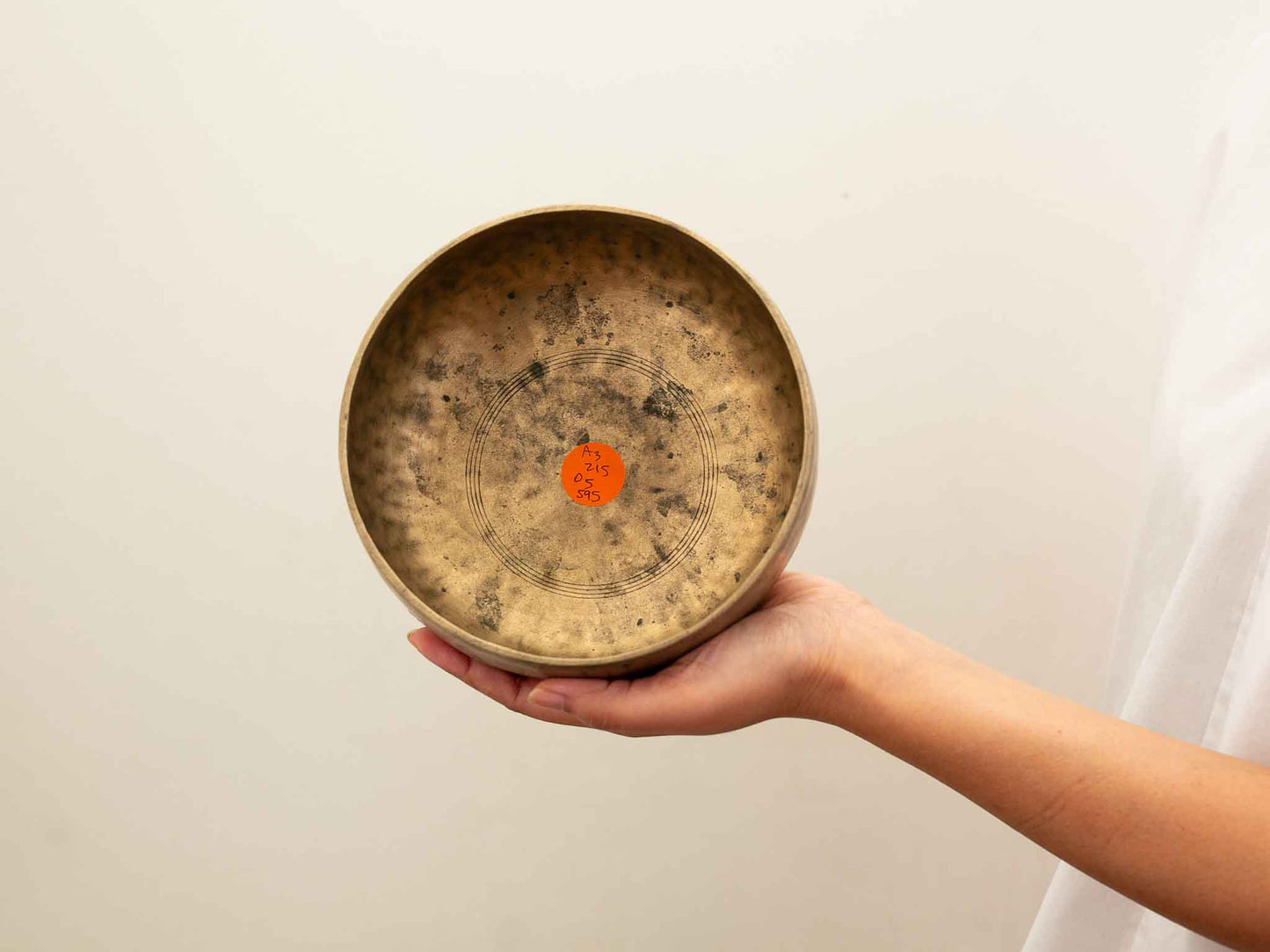 Remuna Singing Bowl - A3 (215 Hz)