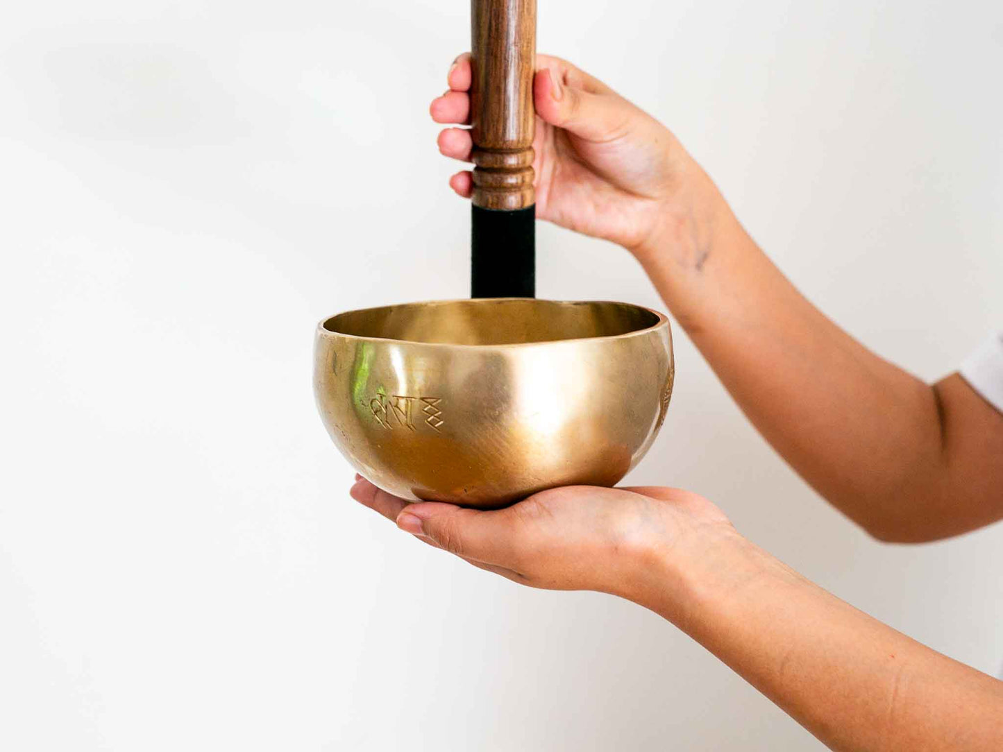 Hand Hammered Moon Singing Bowl - Base Note F4 348 Hz