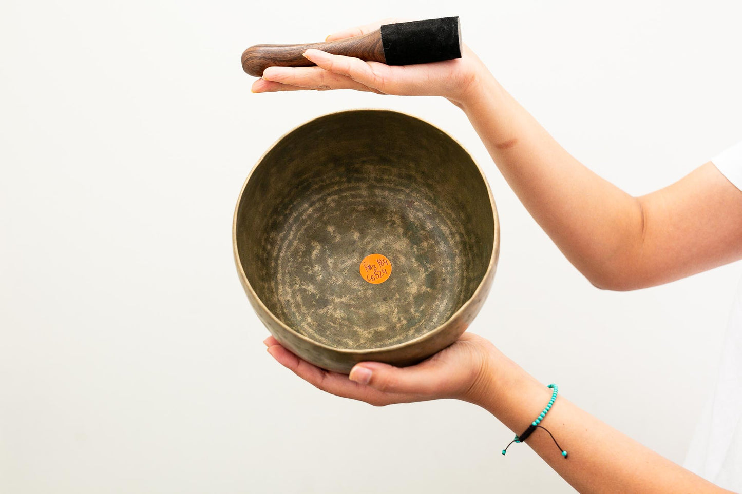 Tara Singing Bowl - Base Note F#3 (184 Hz)