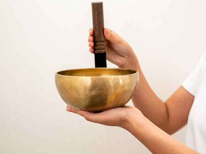 Hand Hammered Singing Bowl - Base Note C4 257