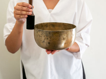 Tara Singing Bowl - Base Note F#3 (182 Hz)