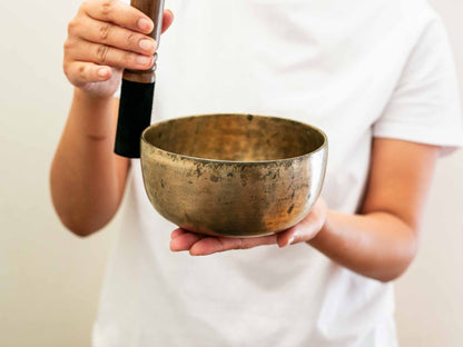 Tara Singing Bowl - Base Note C#4 (271 Hz)