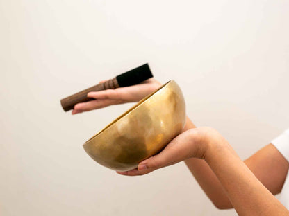 Hand Hammered Singing Bowl - Base Note C4 257