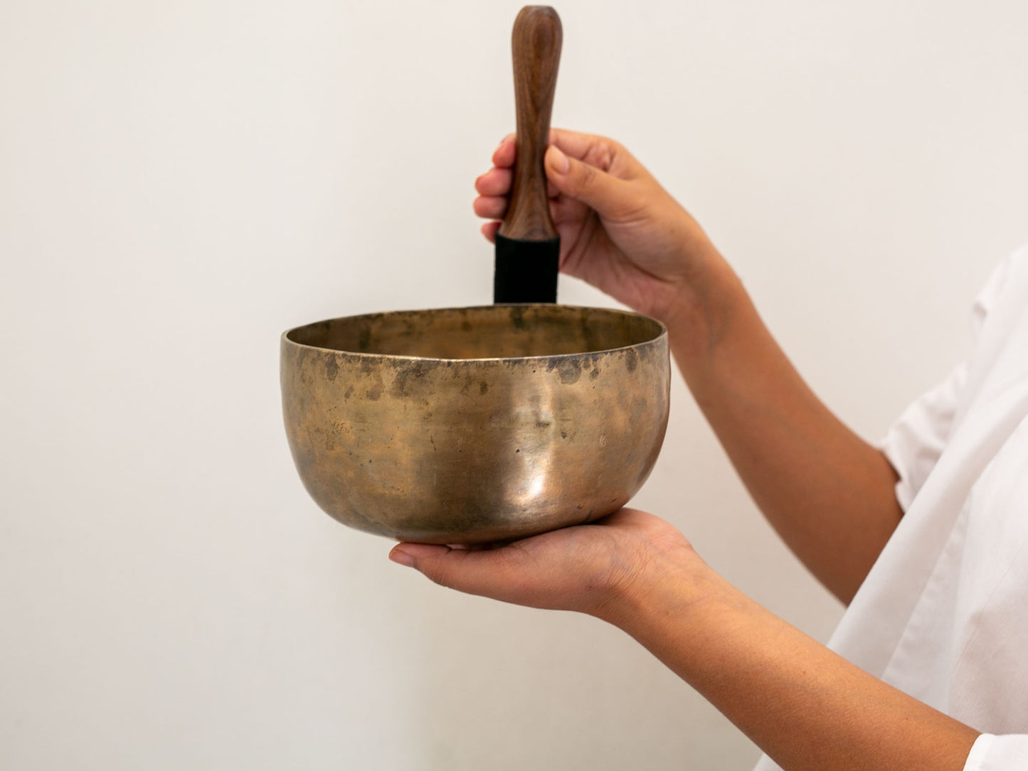 Tara Singing Bowl - Base Note F#3 (182 Hz)