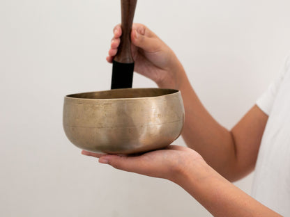 Remuna Singing Bowl - F3 (169Hz)