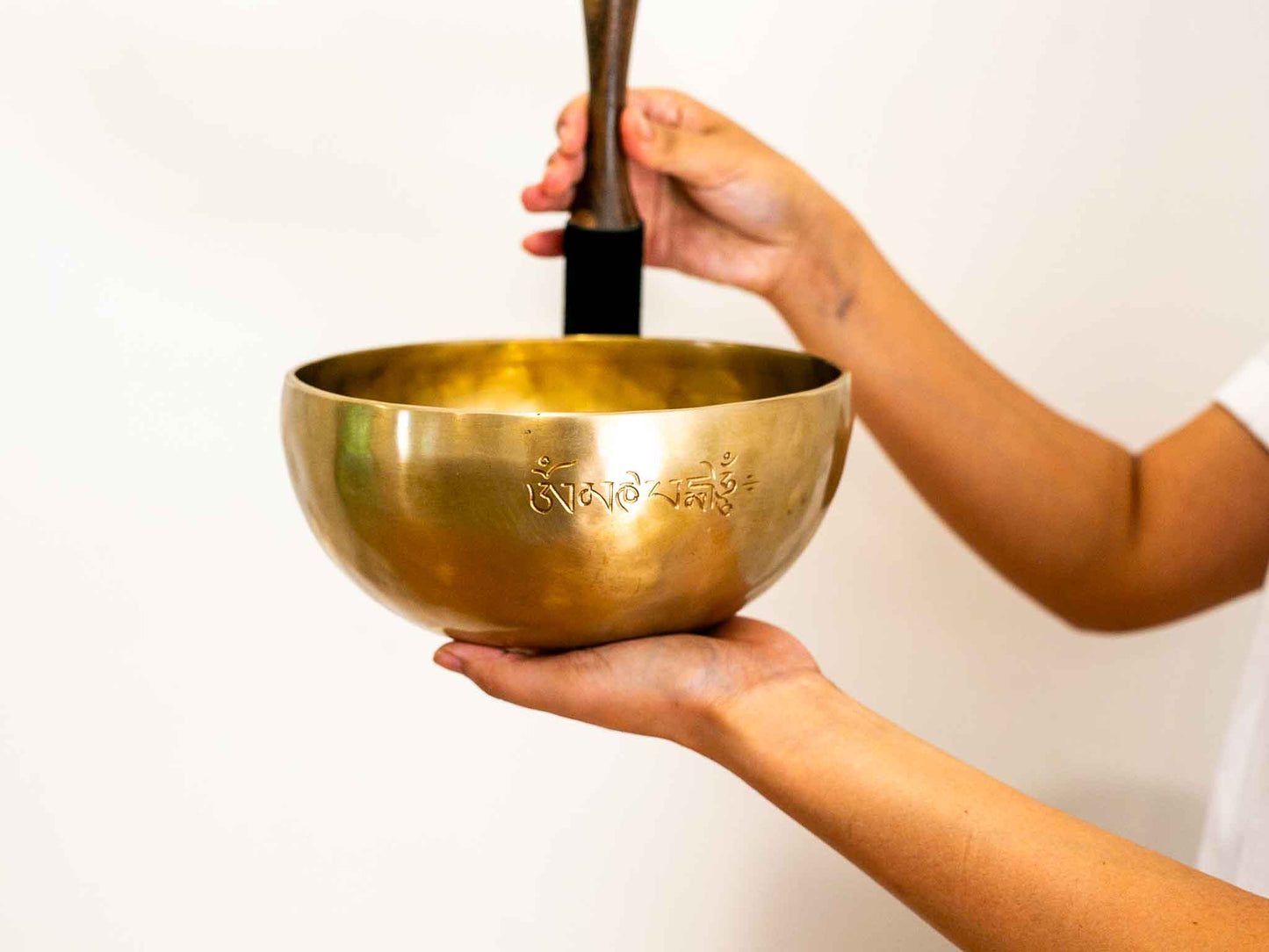 Hand Hammered Moon Singing Bowl - Base Note G3 191 Hz