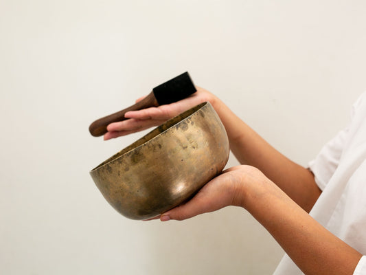 Tara Singing Bowl - Base Note F#3 (182 Hz)