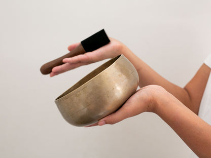 Remuna Singing Bowl - F3 (169Hz)