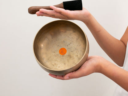 Remuna Singing Bowl - F3 (169Hz)