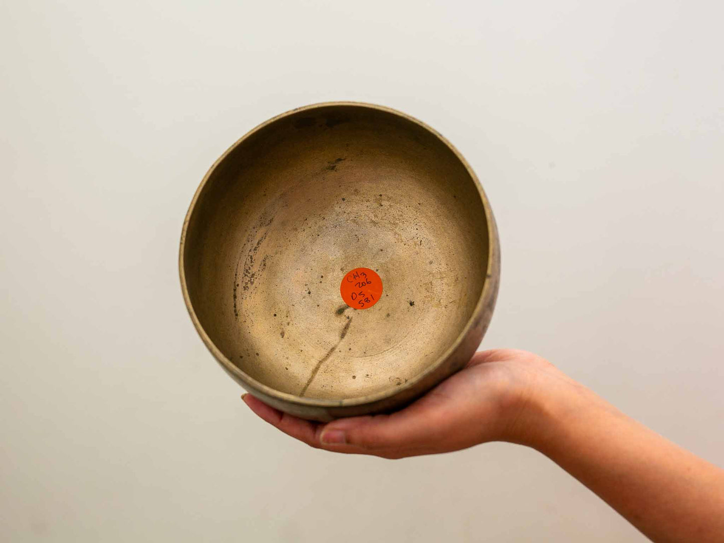 Remuna Singing Bowl - C#3 (206 Hz)