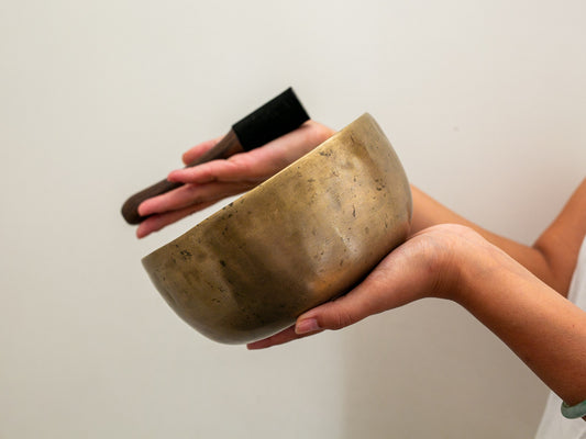 Tara Singing Bowl - Base Note F#3 (186 Hz)