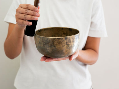 Tara Singing Bowl (thick rim) - Base Note C#4 (279 Hz)