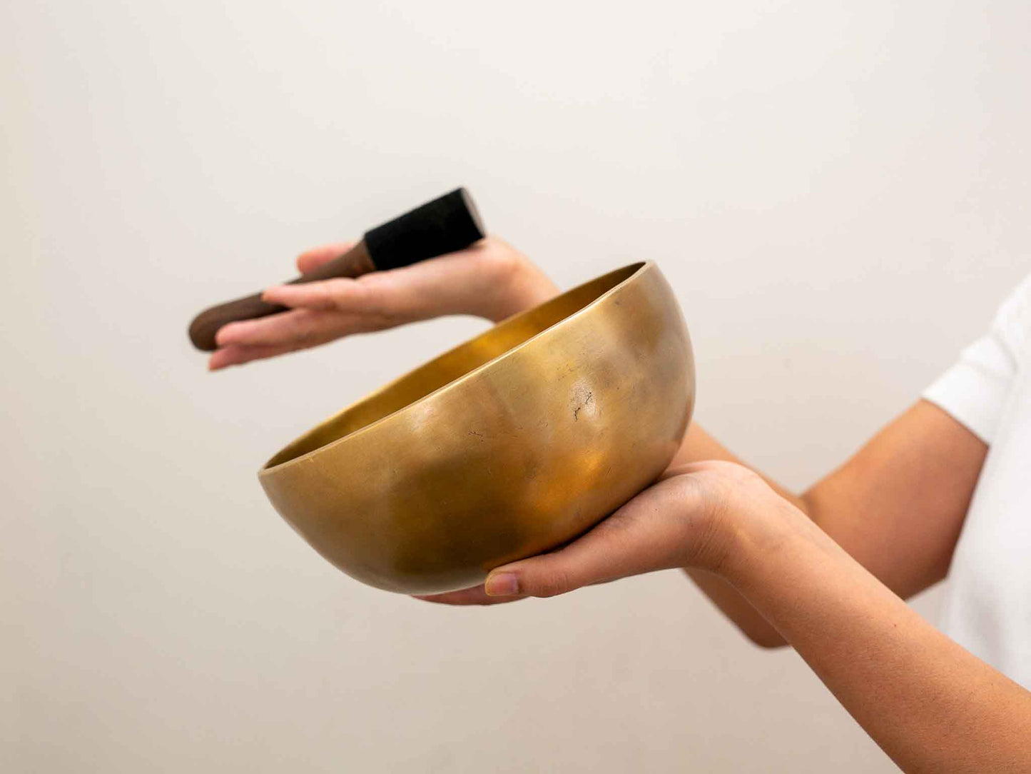 Hand Hammered Singing Bowl - Base Note A3 218 Hz