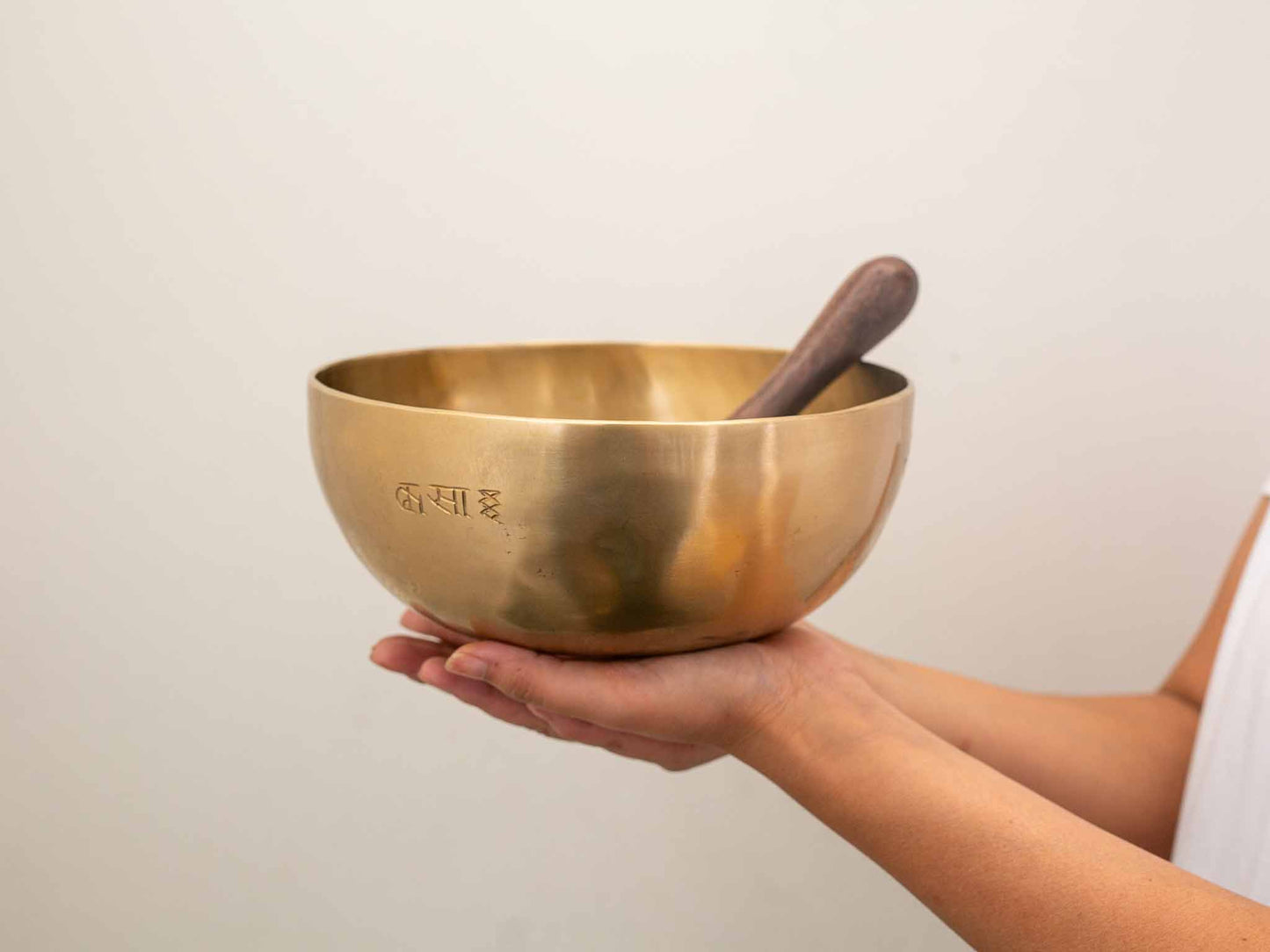 Hand Hammered Moon Singing Bowl - Base Note D#3 156 Hz