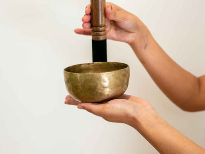 Small Tara Singing Bowl - Base Note G4 (390)