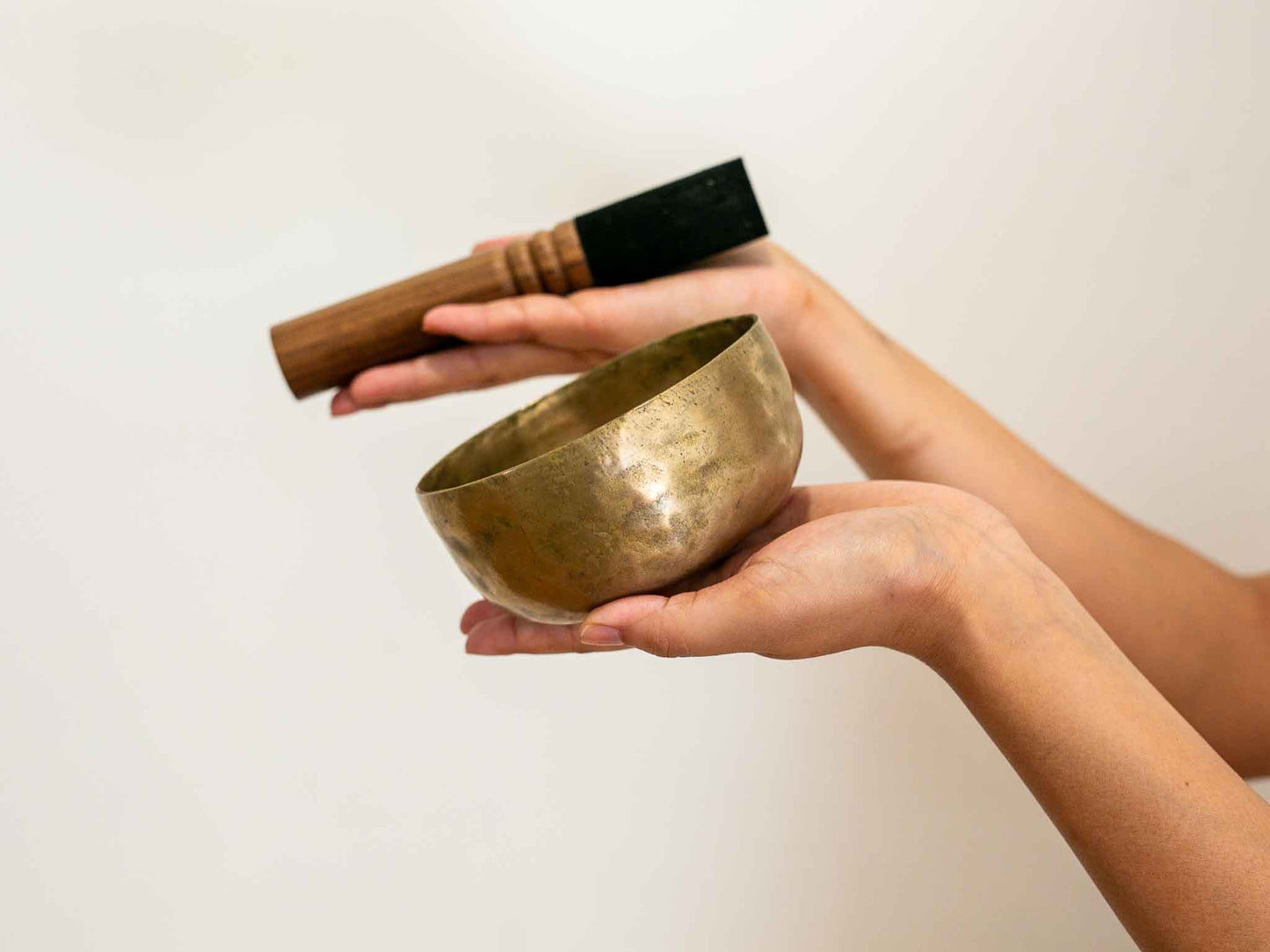 Small Tara Singing Bowl - Base Note G4 (390)