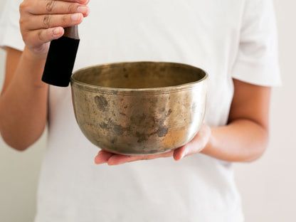 Tara Singing Bowl (thick rim) - Base Note A3 (226 Hz)