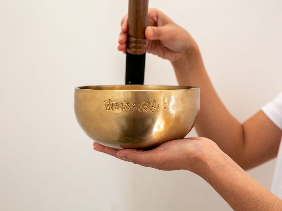 Hand Hammered Moon Singing Bowl - Base Note D4 291 Hz