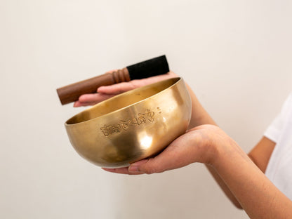 Hand Hammered Moon Singing Bowl - Base Note D4 291 Hz