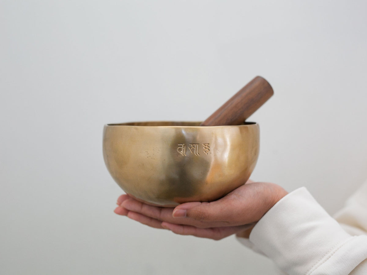 Hand Hammered Moon Singing Bowl - Base Note D4 296 Hz