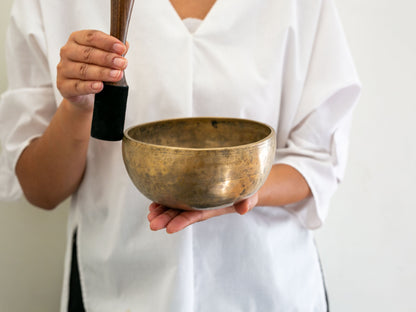 Tara Singing Bowl (thick rim) - Base Note D#4 (311 Hz)