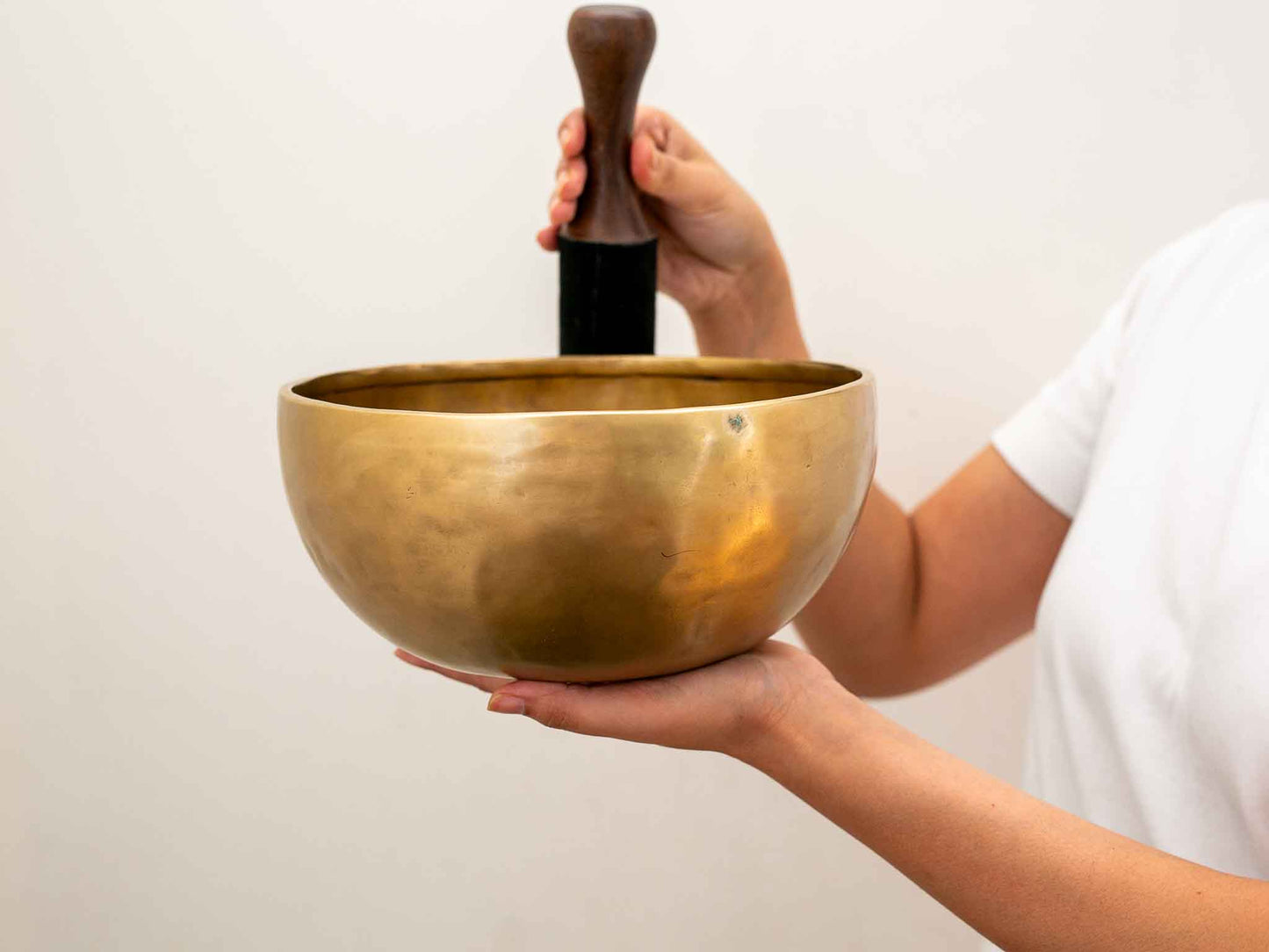 Hand Hammered Singing Bowl - Base Note F3 178