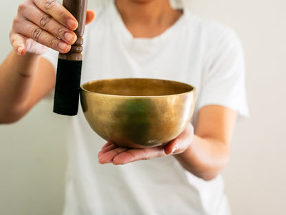 Small Hand Hammered Singing Bowl - Base note F#4 (368)