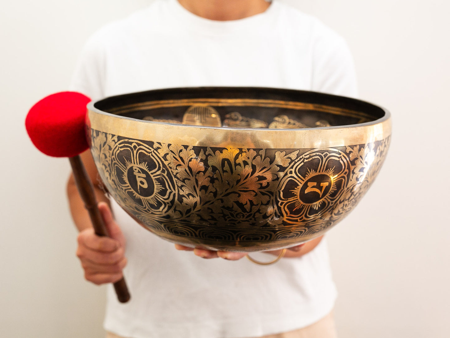 Yantra Singing Bowl (G2 97 Hz)