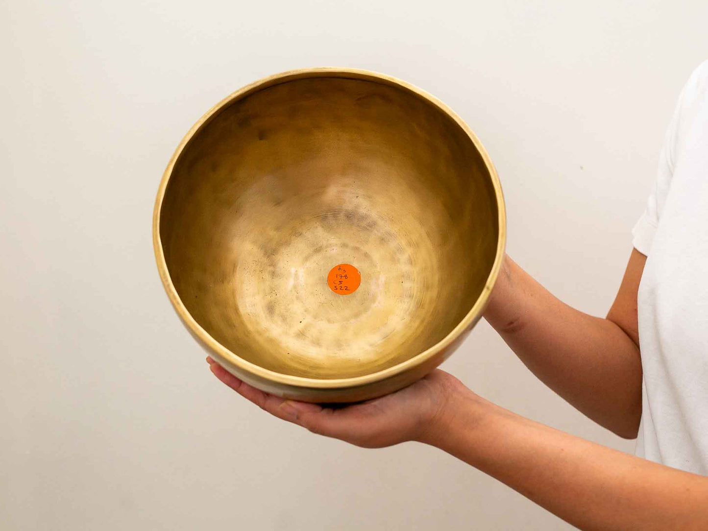 Hand Hammered Singing Bowl - Base Note F3 178