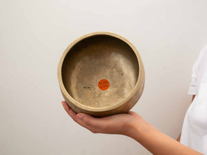 Unusual Singing Bowl G4 383 Hz