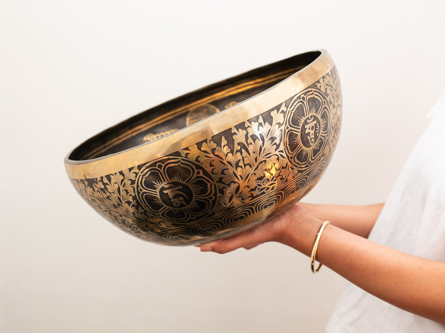 Yantra Singing Bowl (G2 97 Hz)