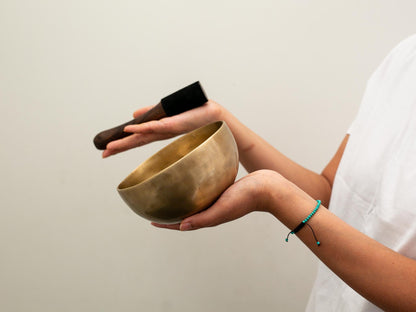 Small Hand Hammered Singing Bowl - Base note D#4 (312)