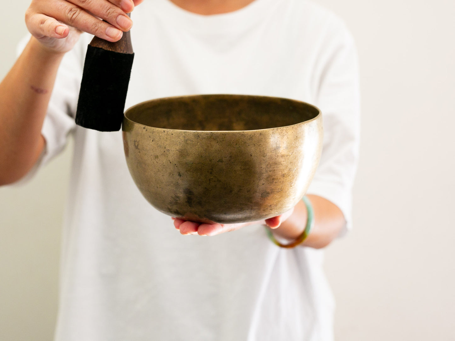 Tara Singing Bowl - Base Note F#3 (184 Hz)