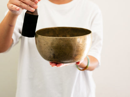 Tara Singing Bowl - Base Note F#3 (184 Hz)