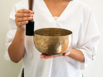 Tara Singing Bowl - Base Note D#3 (152 Hz)