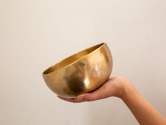 Hand Hammered Singing Bowl - Base Note D4 288 Hz